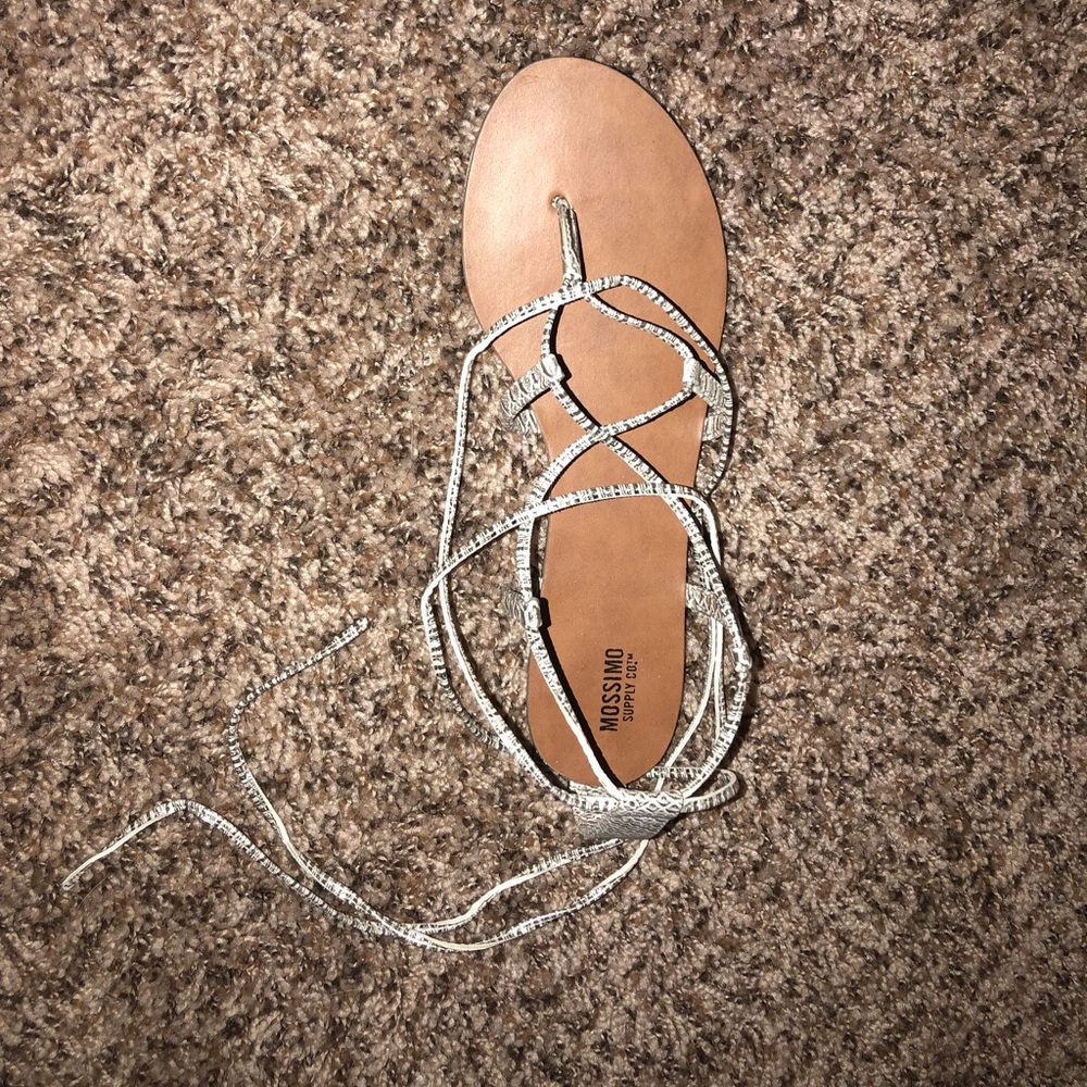 Size 8 Mossimo lace up sandals